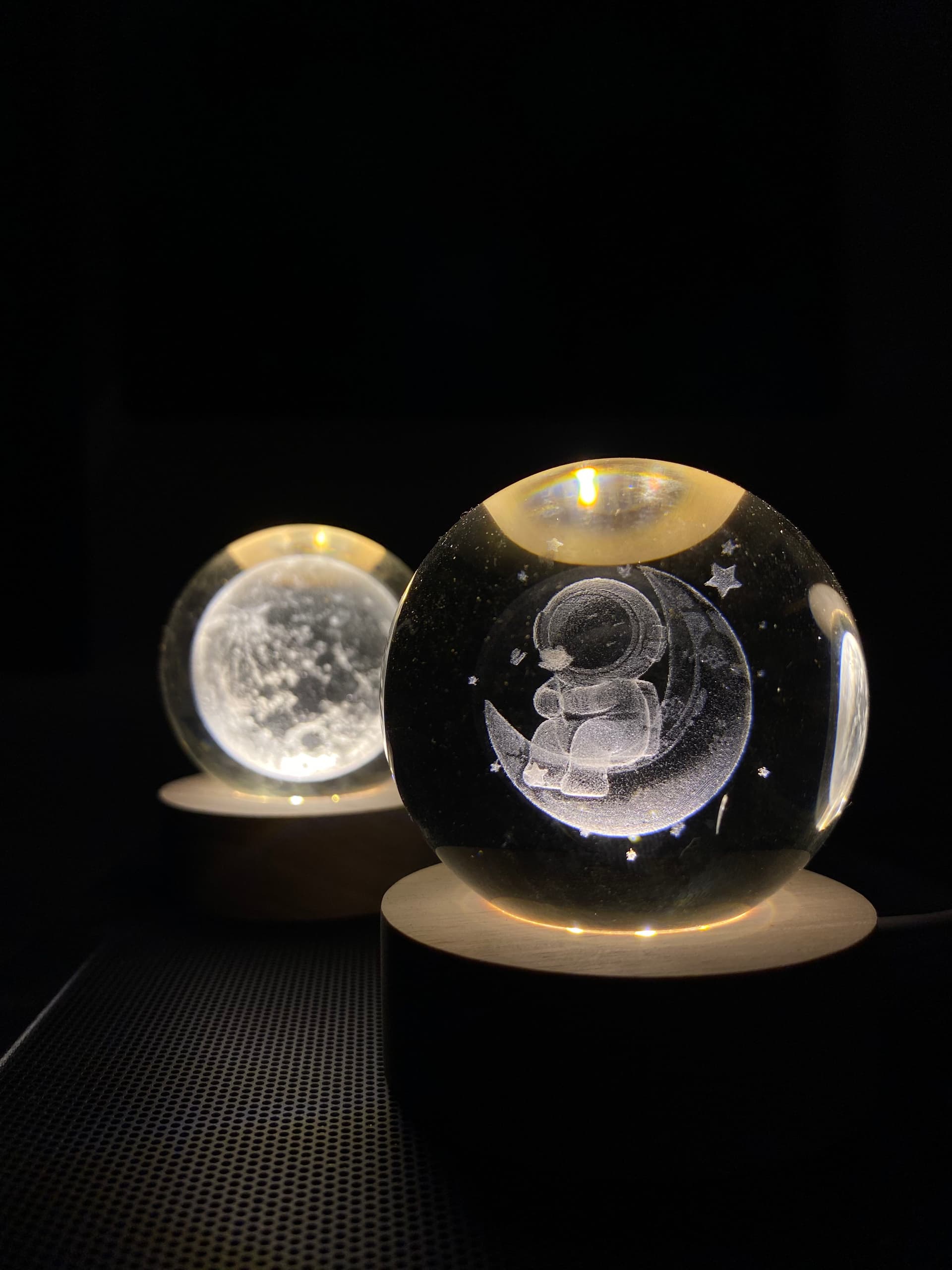 3D Spaceman Crystal Ball Lamp